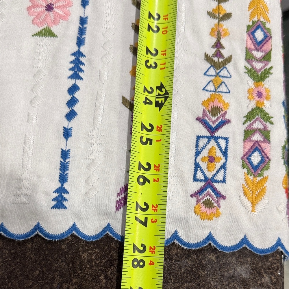 Vintage White Embroidered Tie-Front Boho Tunic with Multicolor Accents - Picture 7 of 9